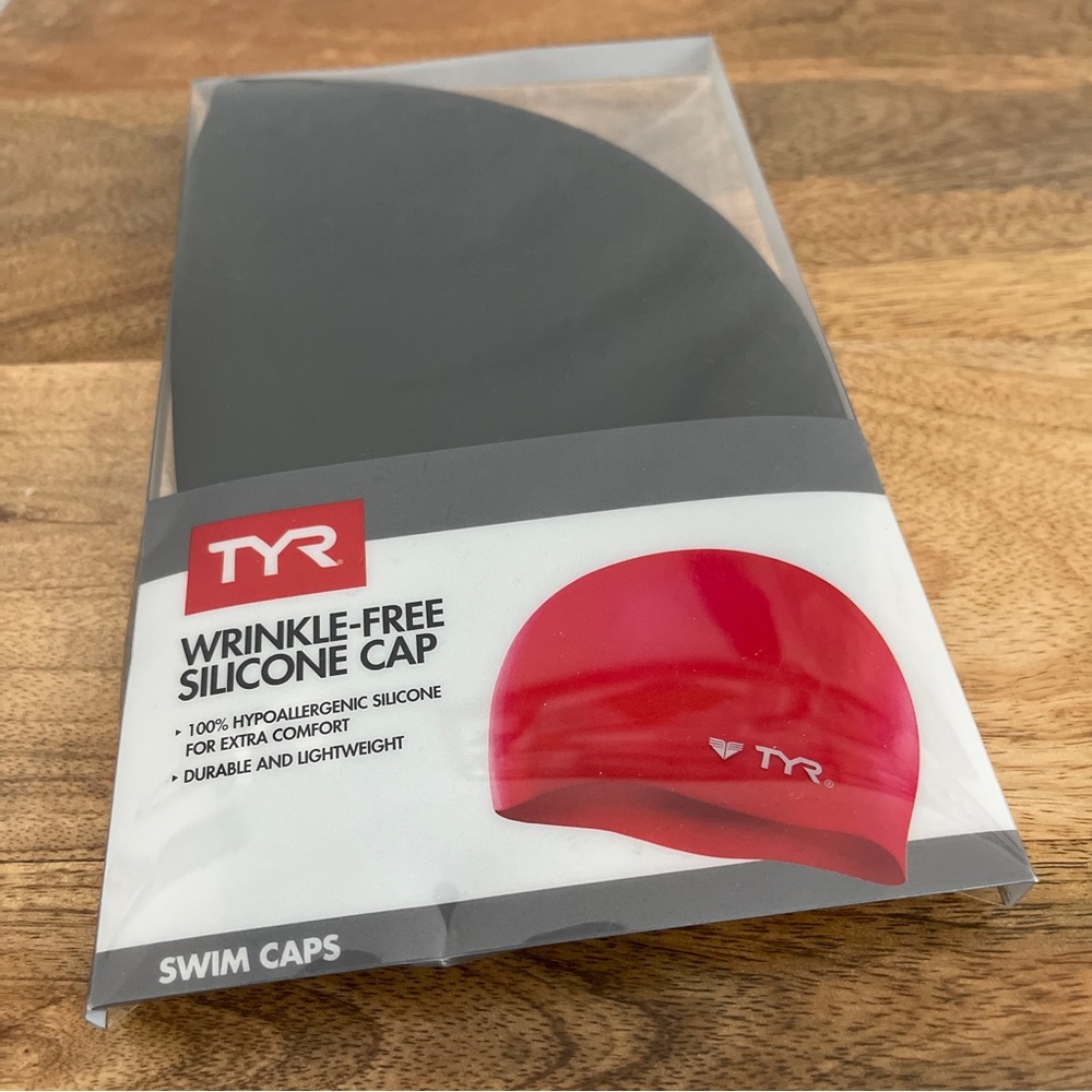 TYR Wrinkle- Free Black Silicone Swimming Cap